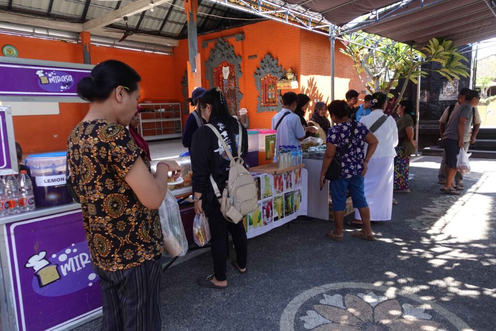 Pasar Murah di Pura Jagadnatha Sangkara Hyan
